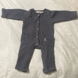 HEMA Gray Quilted Thick Knit Onsie size 62 in Europe. 
3 Months